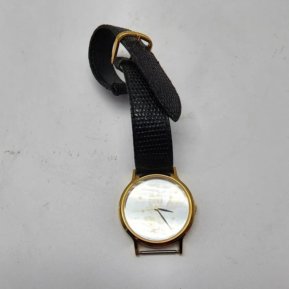 Lorus Quartz Mickey Mouse Holographic Watch